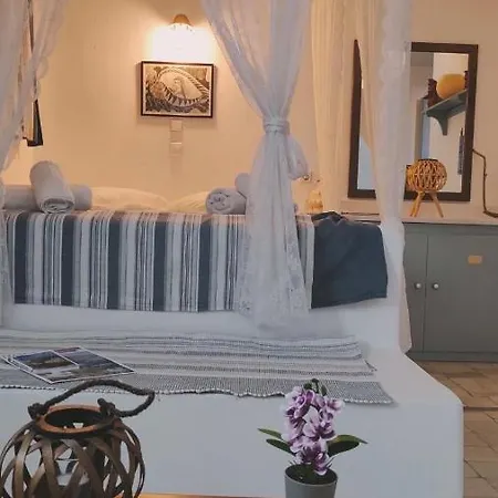 Lampi's Dolphin Apartahotel